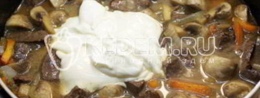 печень тушеная с грибами. Шаг 8