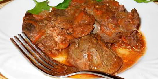 Печень тушеная в томатном соку