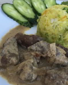 Печень, тушенная в сметане