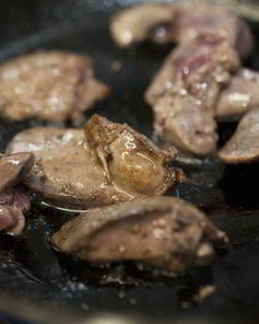 Печень в сметане на сковороде