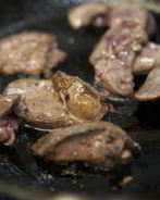 Печень в сметане на сковороде