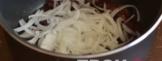 печень в сметане в мультиварке. Шаг 2