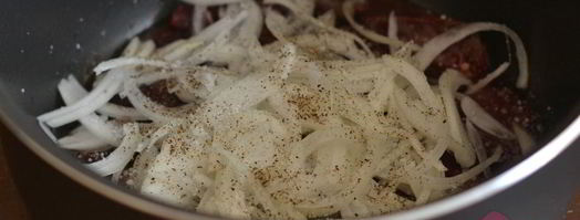 печень в сметане в мультиварке. Шаг 3