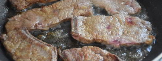 печень жареная с белыми грибами. Шаг 6