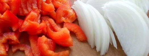 свиная печень, тушеная в сметанном соусе. Шаг 3