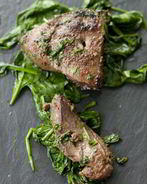 Телячья печень со шпинатом