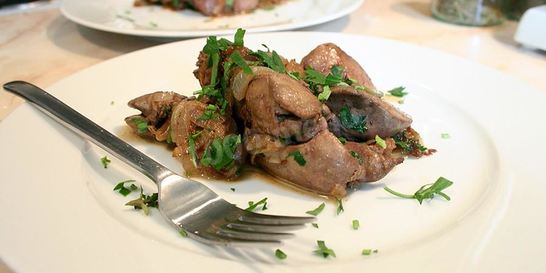 Утиная печень с луком