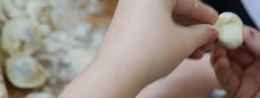 пельмени с фаршем и соком ягод. Шаг 31