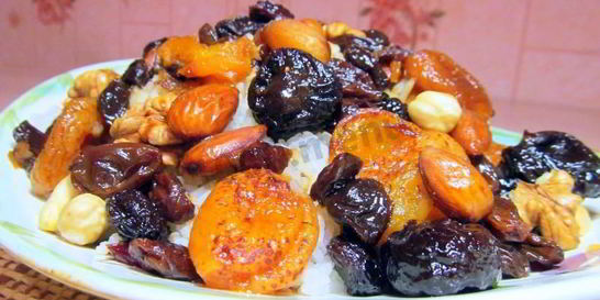 Армянский плов с изюмом и сухофруктами сладкий
