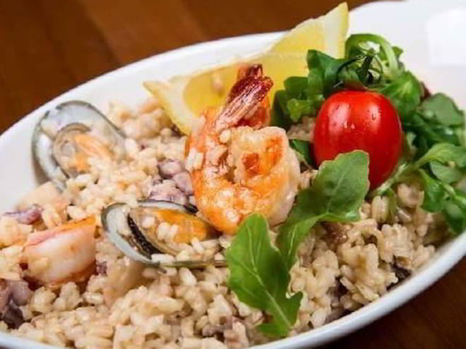 Рецепт легкого плова с креветками и мидиями