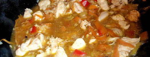 паэлья с курицей, перцем и горошком. Шаг 2