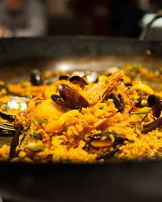 Паэлья с треской и мидиями