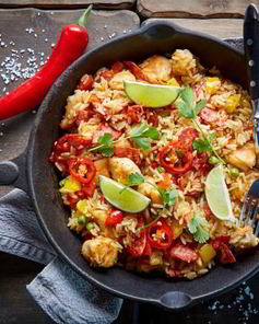 Паэлья с цыпленком и чорризо