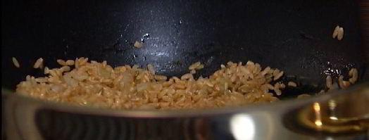 плов из бурого риса с креветками. Шаг 8