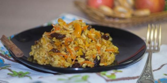 Плов с курагой и изюмом