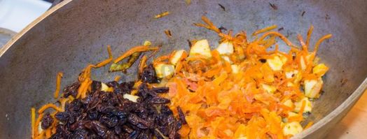 плов с курагой и изюмом. Шаг 15