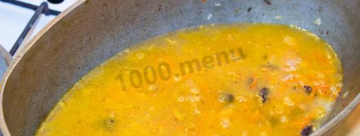 плов с курагой и изюмом. Шаг 18