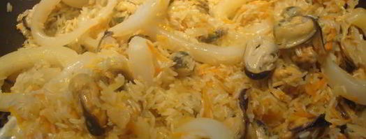 плов с морепродуктами в сковороде. Шаг 4