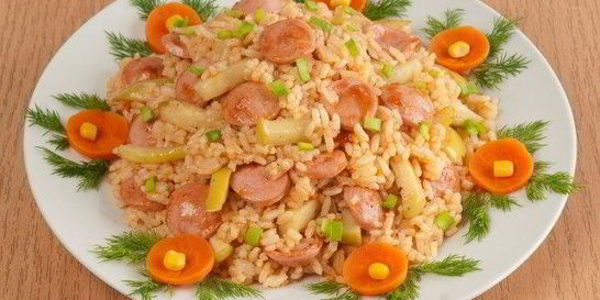 Плов с сосиской