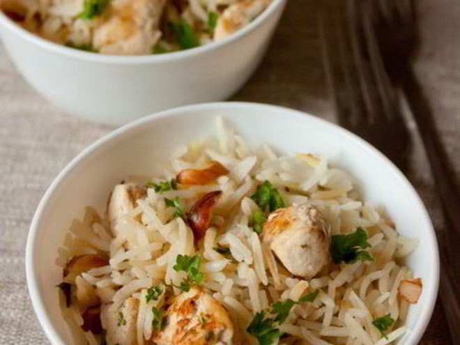 Рецепт рисового пилава с курицей и миндалем