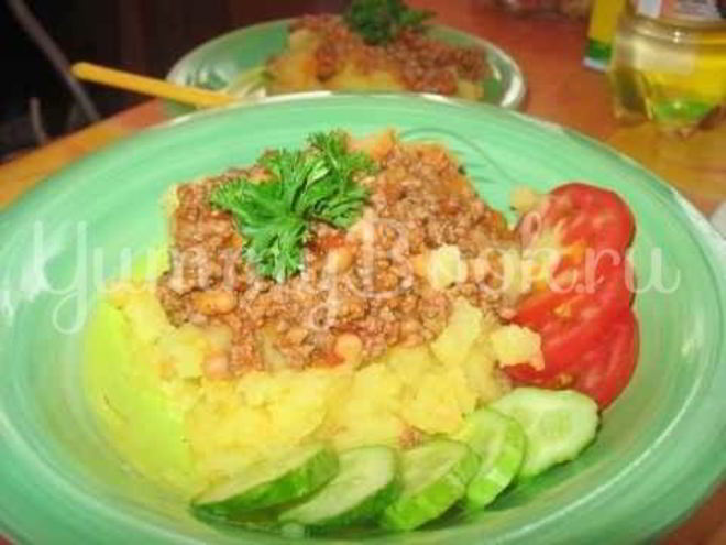 Рецепт подливки из фарша с картофельно-морковным пюре