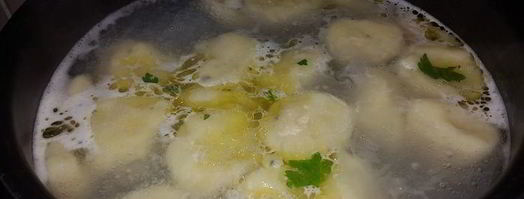 постные картофельные клецки с луком, грибами и сельдереем. Шаг 9