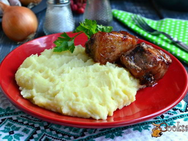 Рецепт пышного картофельного пюре с яйцом и сметаной