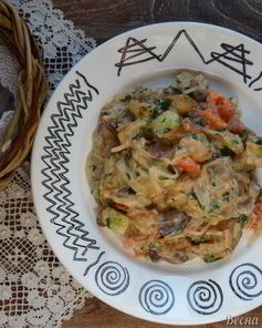 Грибное рагу с кабачками в сметанном соусе