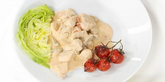 Куриное фрикасе с томатами черри