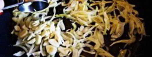 куриное рагу с помидорами и луком. Шаг 3