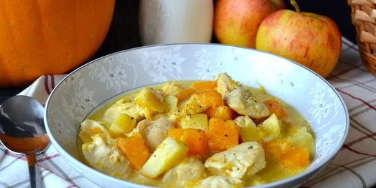 Куриное рагу с тыквой и яблоками
