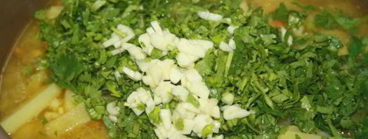 осеннее рагу с картофелем, свининой и кинзой в мультиварке. Шаг 7