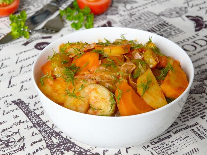 Рецепт овощного рагу с кабачками, картошкой и капустой