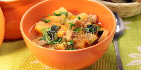 Овощное рагу с кабачками цукини