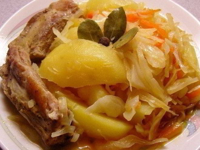 Рецепт овощного рагу с капустой и свининой