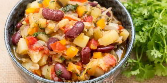 Овощное рагу с красной фасолью