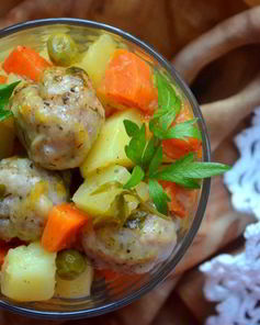 Овощное рагу с куриными шариками