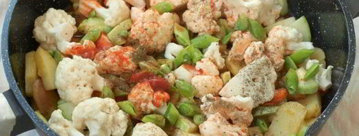 овощное рагу с цветной капустой и стручковым горошком. Шаг 4