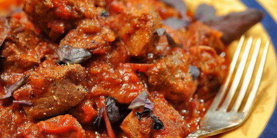 Рагу из баранины с болгарским перцем и томатами