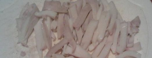 рагу из сельдерея, кальмаров и омлета. Шаг 4