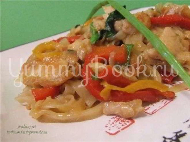 Рецепт рисовой лапши с индюшиным филе и овощами