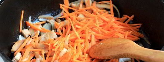 рисовая лапша с курицей и морковью. Шаг 8