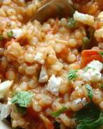 Чесночно-томатное ризотто из перловки