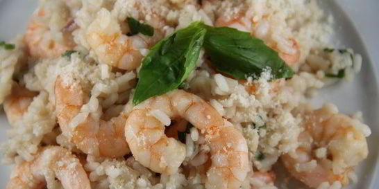Ризотто с креветками и ароматными травами