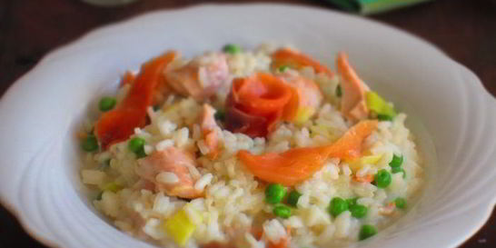 Ризотто с лососем и зеленым горошком