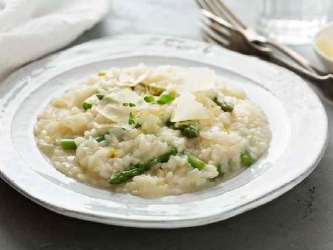 Рецепт ризотто со спаржей, пармезаном и голландским соусом