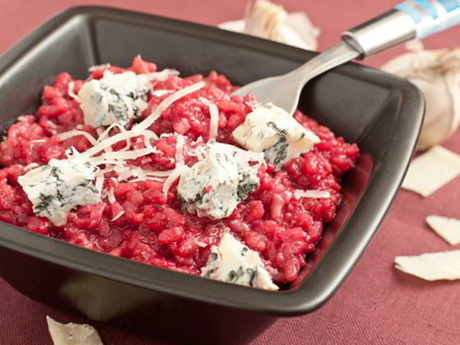 Рецепт ризотто со свеклой и горгонзолой