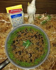 Розовое ризотто с белыми грибами