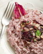 Розовое ризотто с радиккьо и красным вином