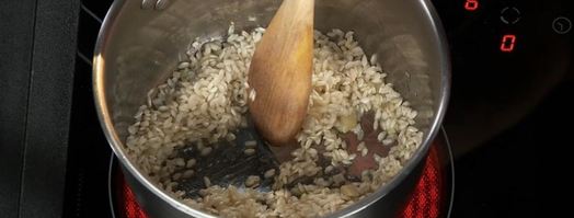 сибас на свекольном ризотто со сливочно-сырным соусом. Шаг 2